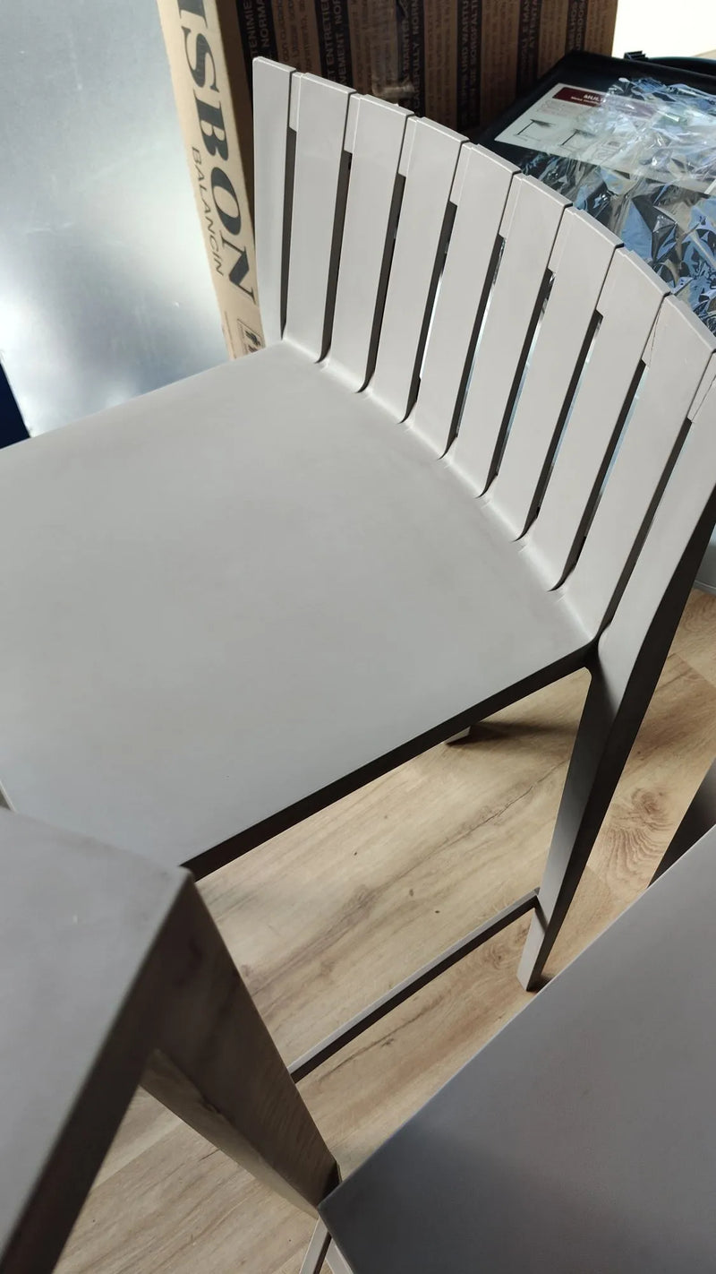 SET Mesa + 2 Taburetes Altos
