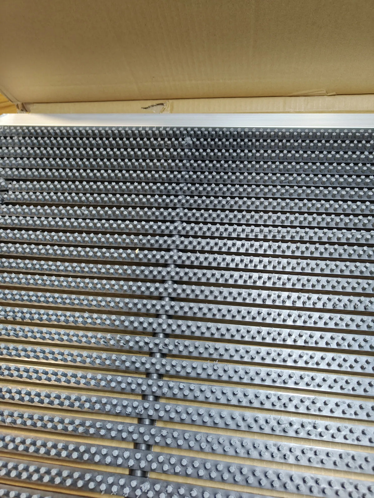 Felpudo de aluminio para entrada de casa - West