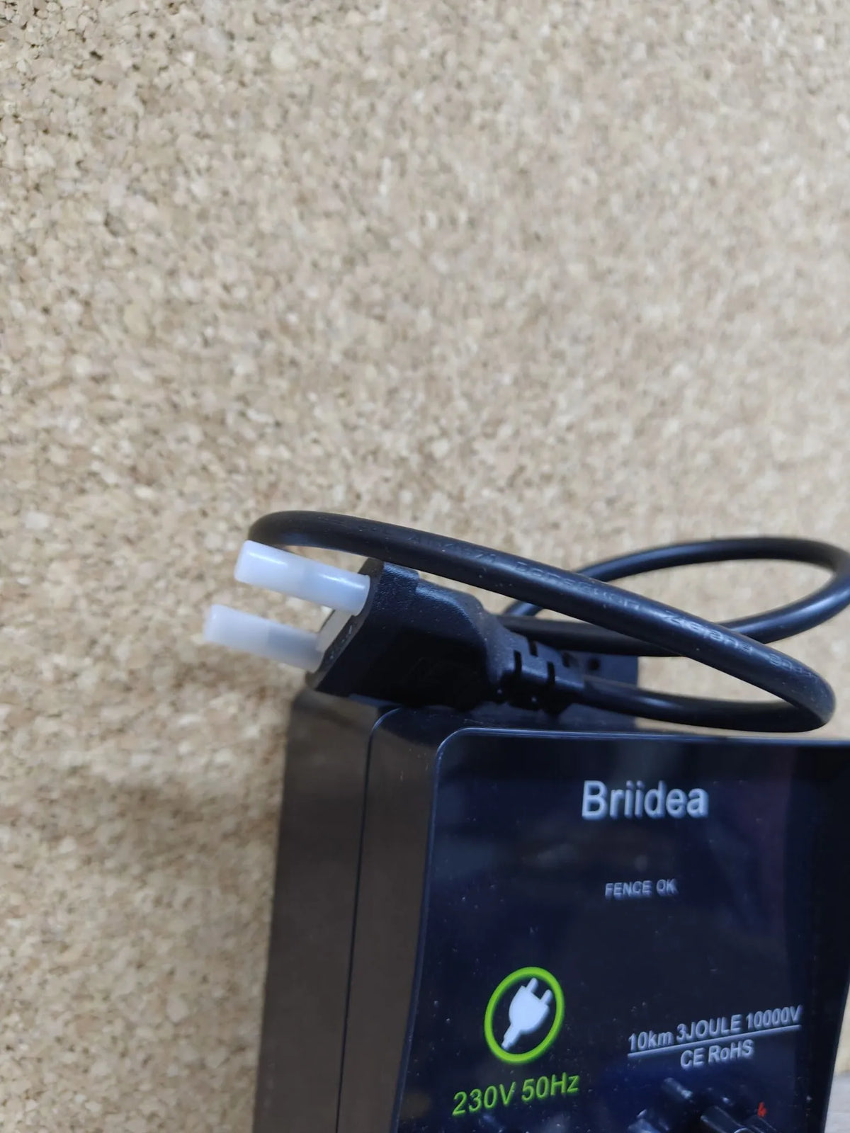 Dispositivo eléctrico para cercas de 230 V Briidea