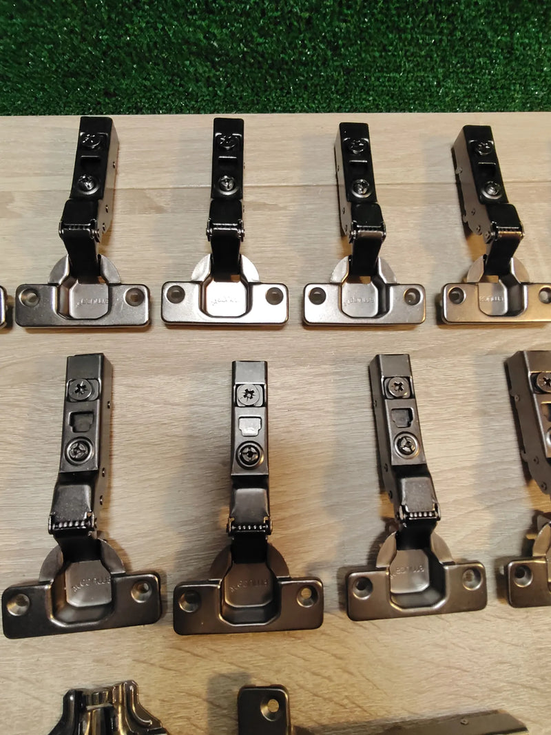 Kit de bisagra recta X91 con cierre suave y suplemento Emuca