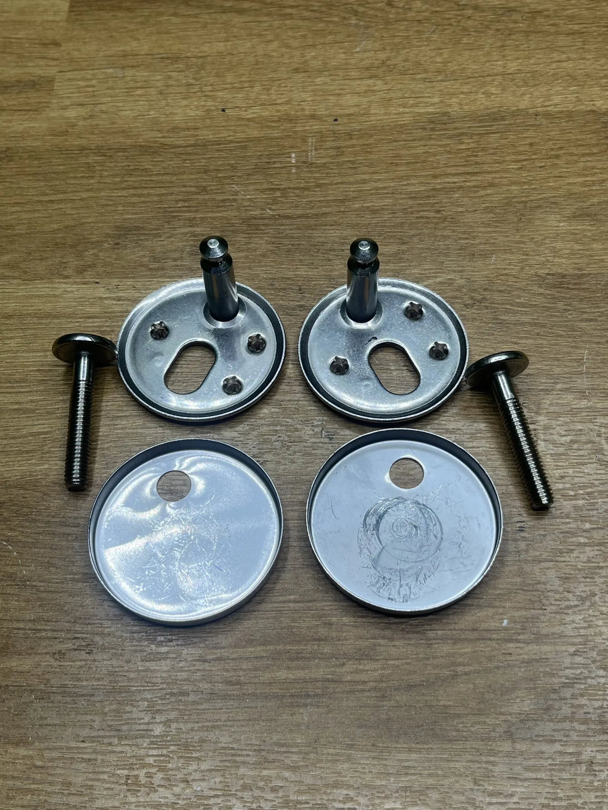 Set de fijación para Asiento y Tapa GROHE Bau