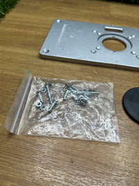 Placa de aluminio para mesa con 4 anillos y tornillos