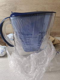 Jarra con filtro de agua y cartuchos - Brita