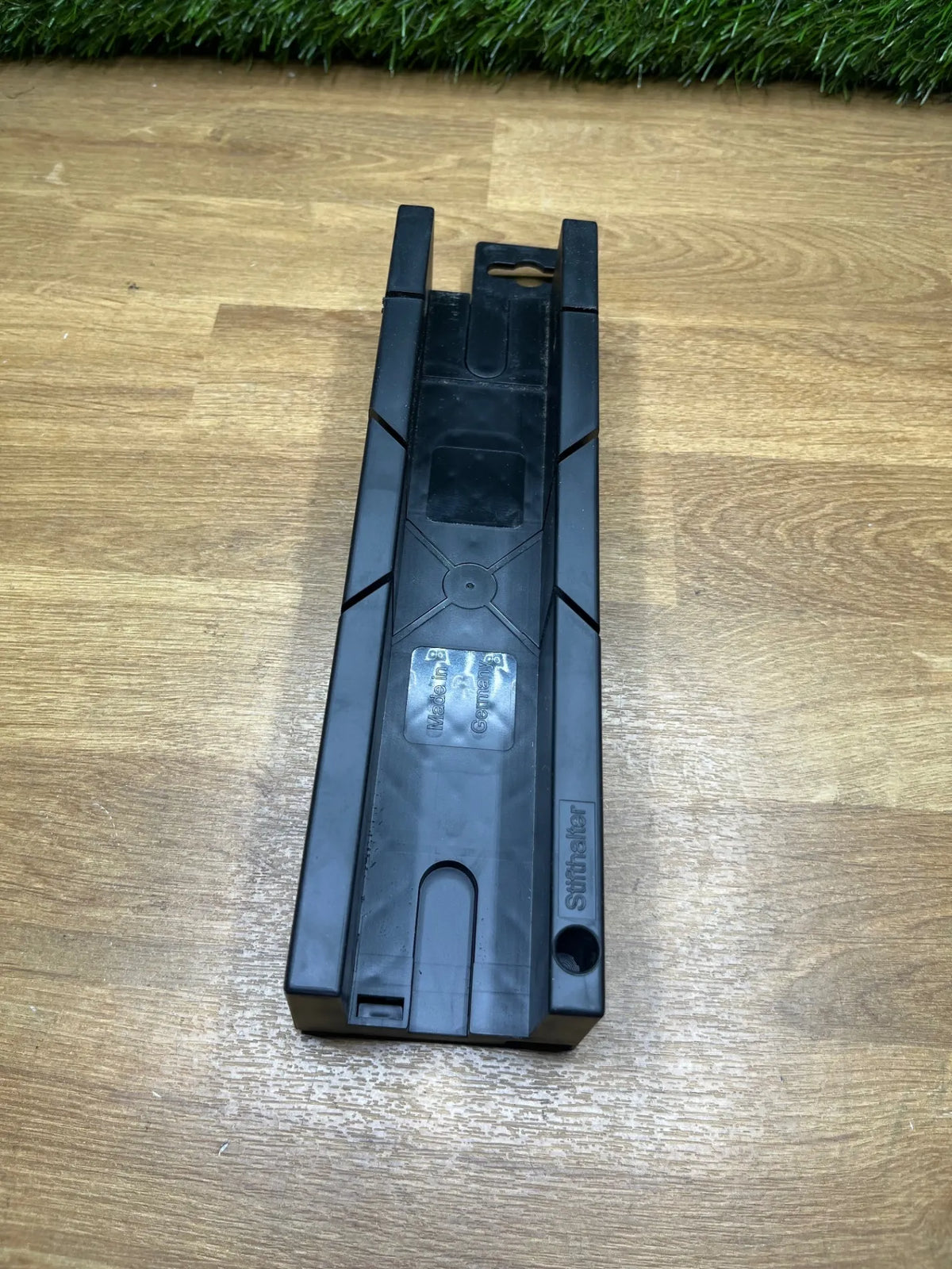 Caja de ingletes con sierra 250 mm BGS