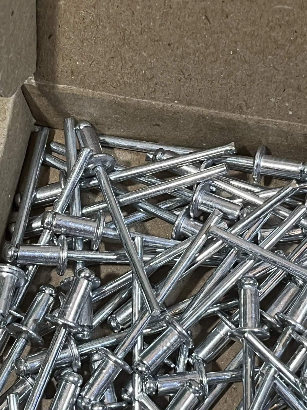 Remaches ciegos de 4,0 x 8 mm