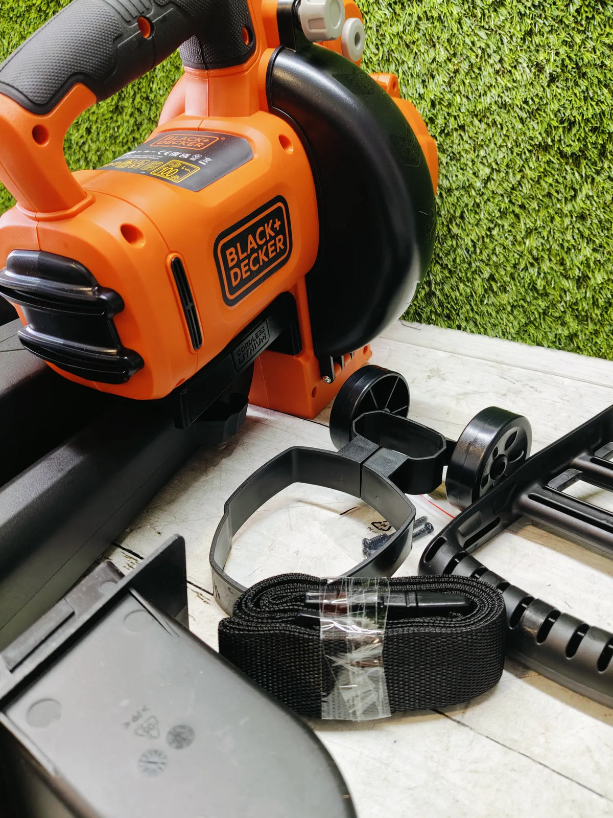 Sopladora y aspiradora sin cable - BLACK+DECKER