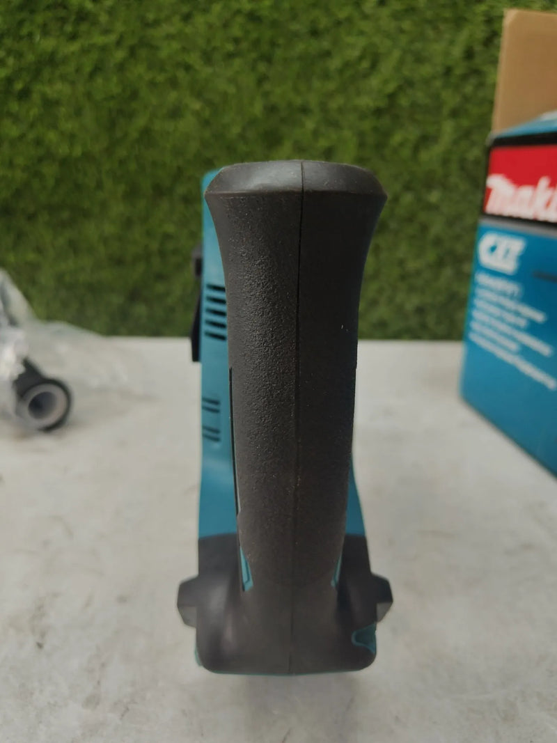 Martillo lijero 17mm a batería - Makita