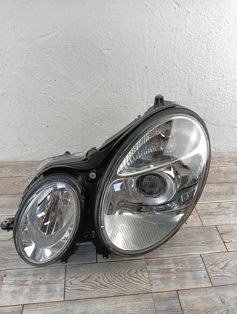 Faro principal Bi-Xenon HELLA
