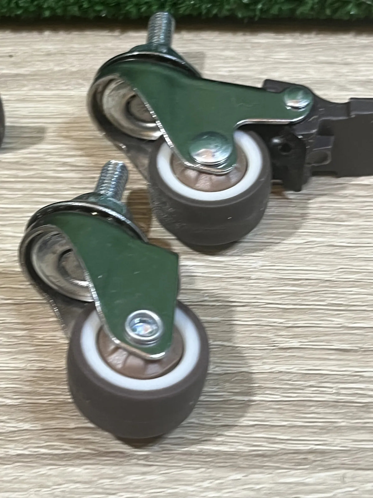 Ruedas giratorias para muebles