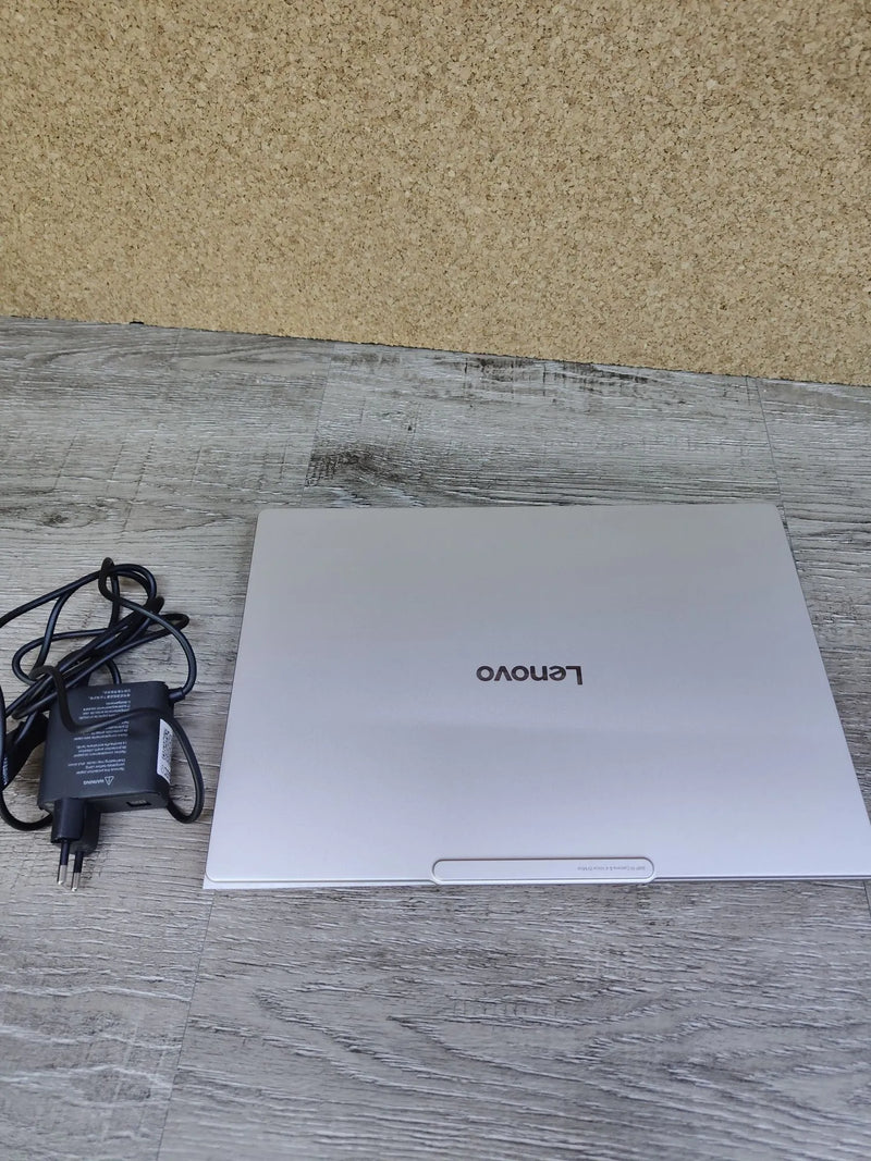 Portátil Lenovo Yoga Slim 7