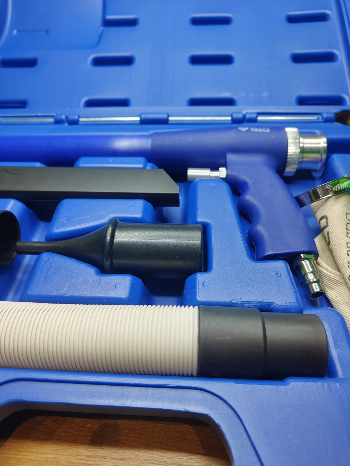 Aspirado de aire comprimido Brilliant Tools