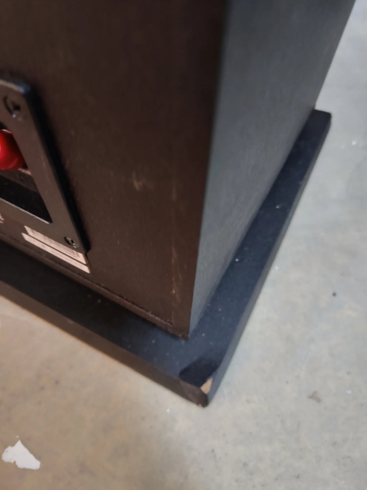 Altavoz de suelo