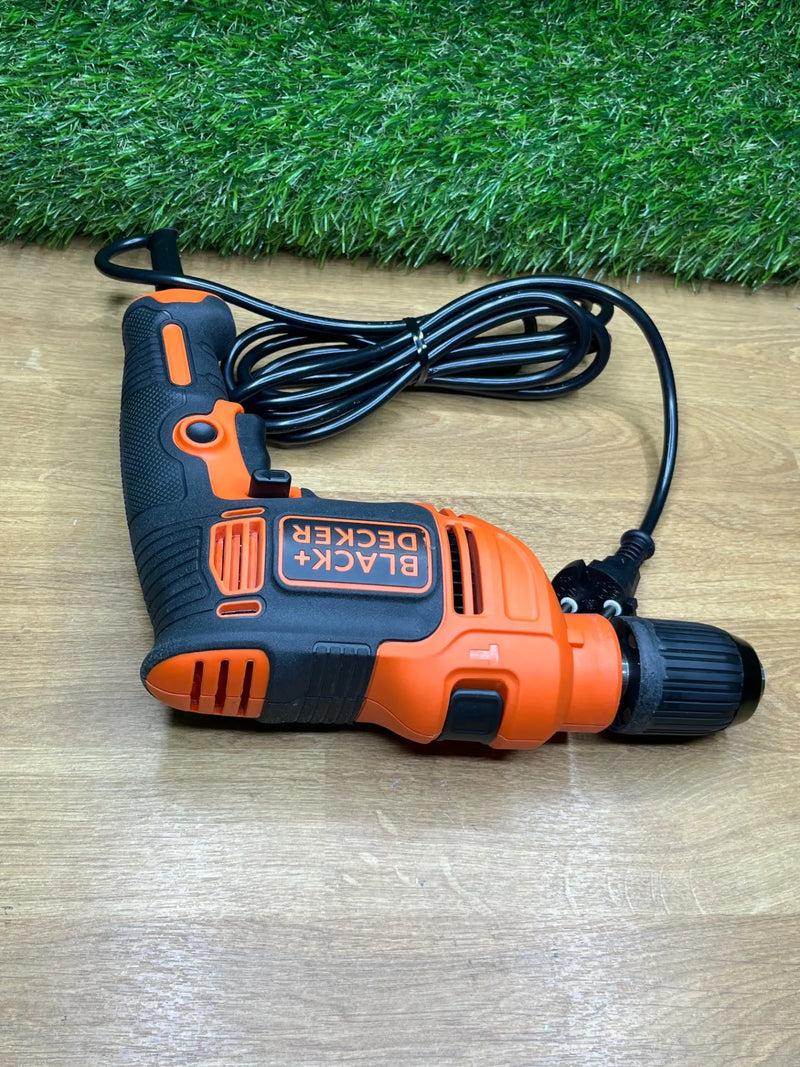 Taladro percutor con cable de alto rendimiento BLACK+DECKER