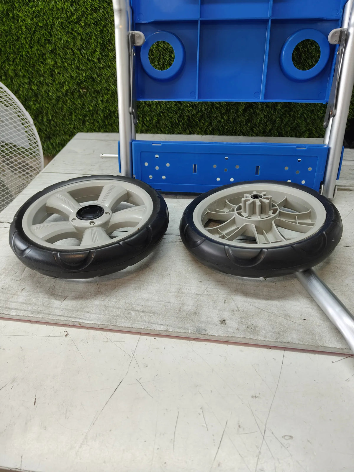 Carro de Playa Plegable Convertible en Mesa 2 en 1 Aktive