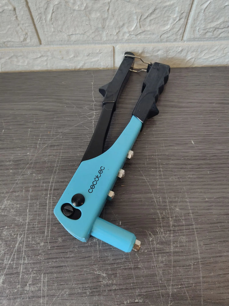 Remachadora manual - Cecotec