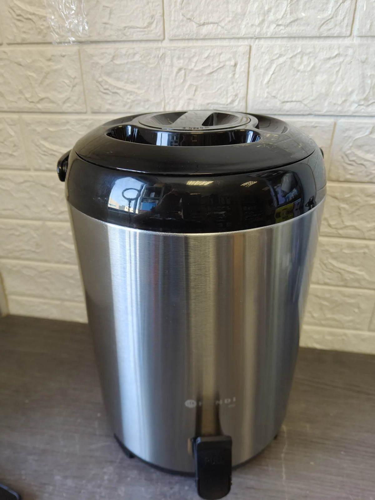 Termo dispensador de bebidas - HENDI