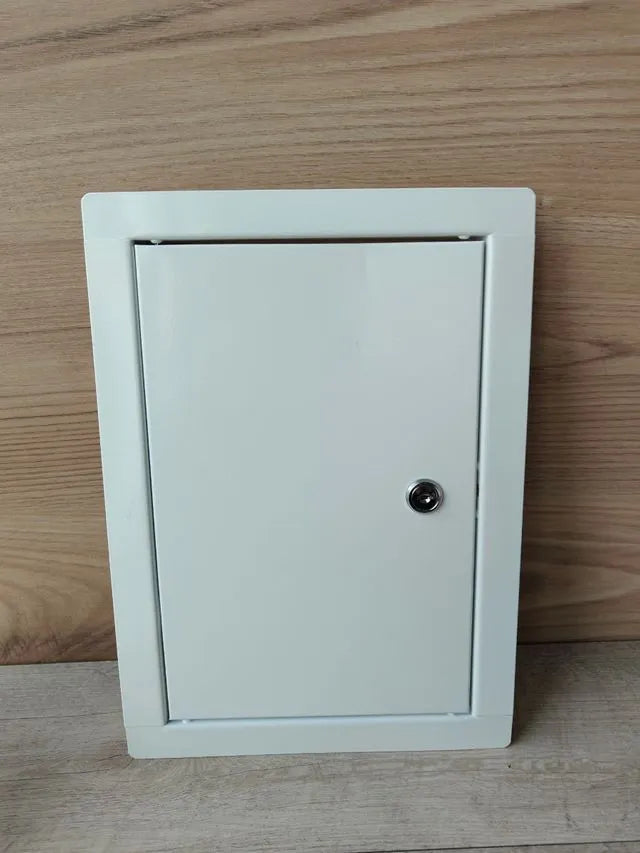 Chapa de acero blanca con cerradura
