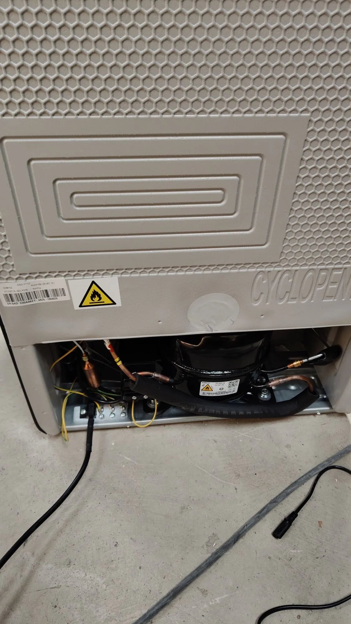 Refrigerador Bajo Encimera, 93L, Refrigerador Retro Independiente