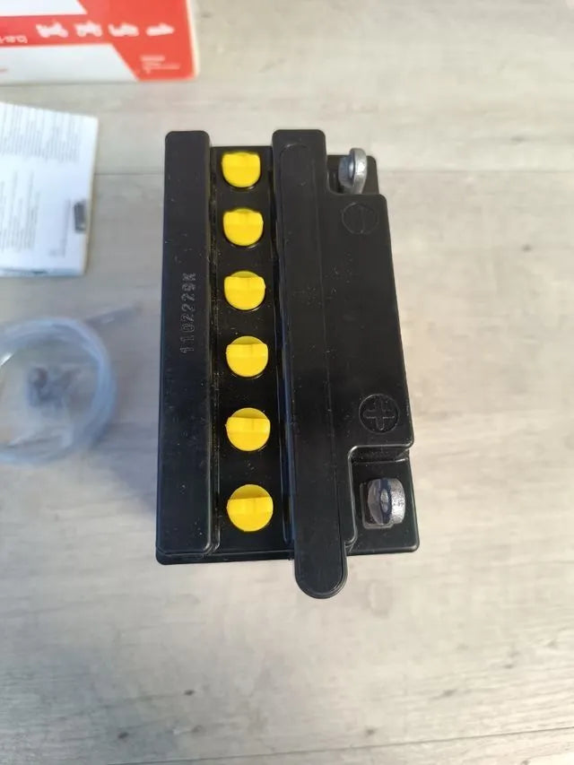 Yuasa YB7-A Yumicron Batería de 12V