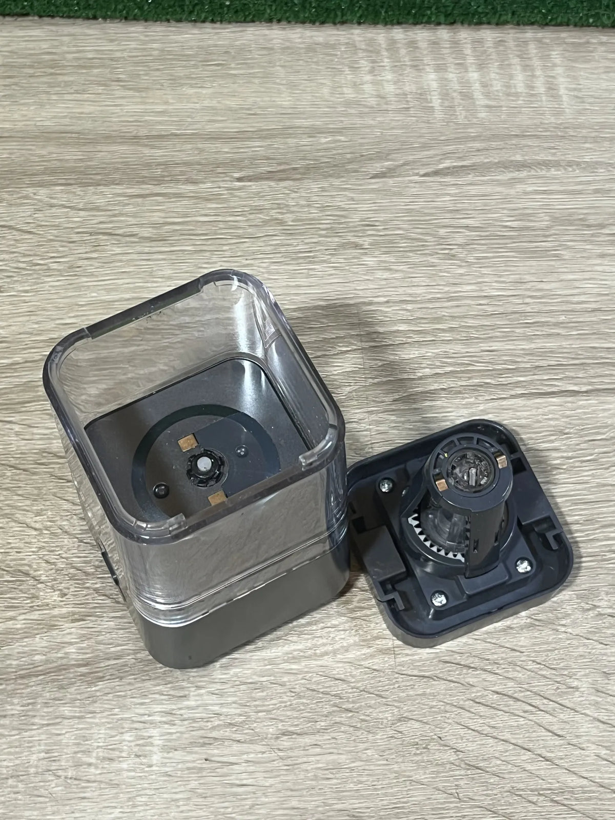 Sacapuntas eléctrico portátil Amazon Basics