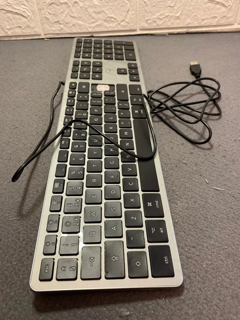 Teclado ingles con cable