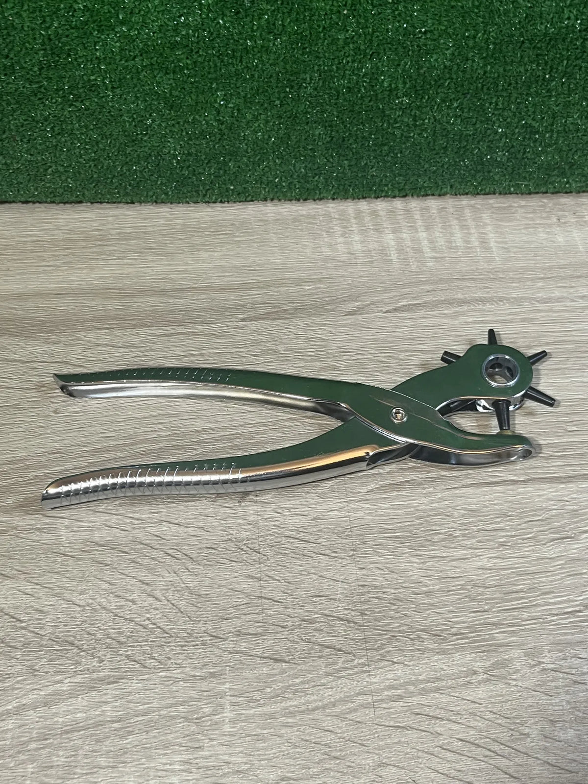 Juego de perforadora de cuero Amazon Basics