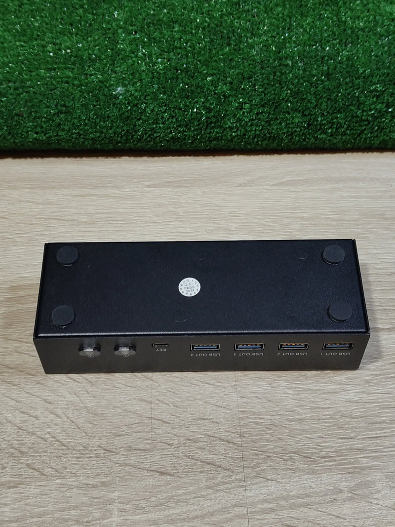 DisplayPort KVM Switch 4 Puertos TCNEWCL