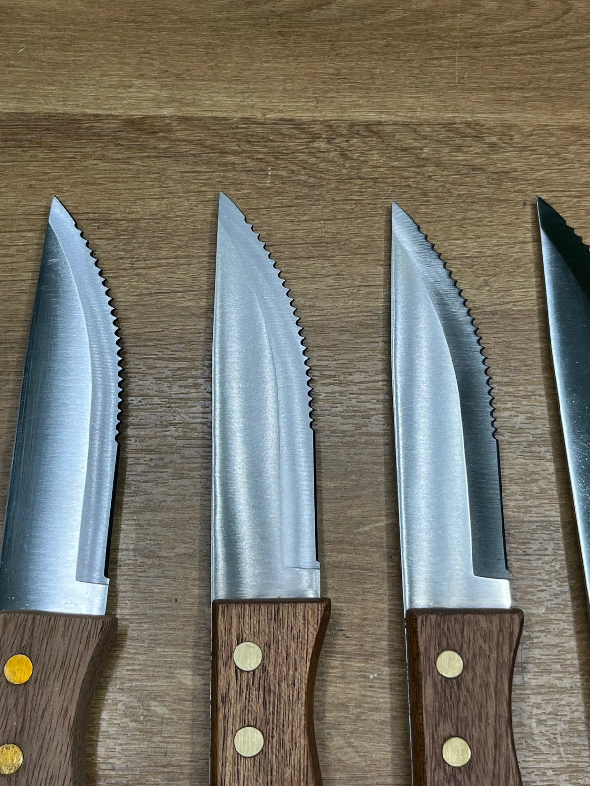 Set de 4 Cuchillos Chuleteros ANGUS