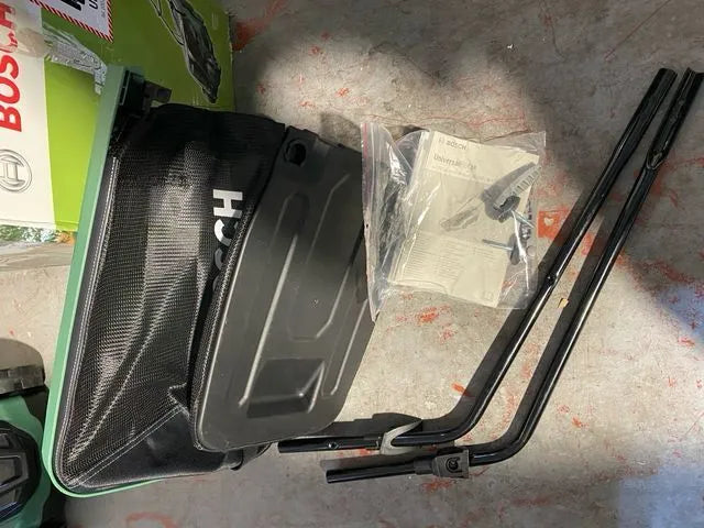 Cortacésped a batería UniversalRotak Bosch
