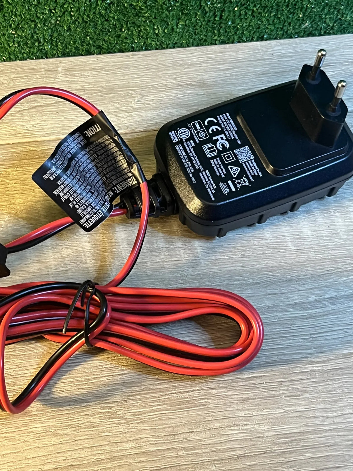 Cargador Inteligente de baterías 1A 6V/12V NOCO GENIUS1