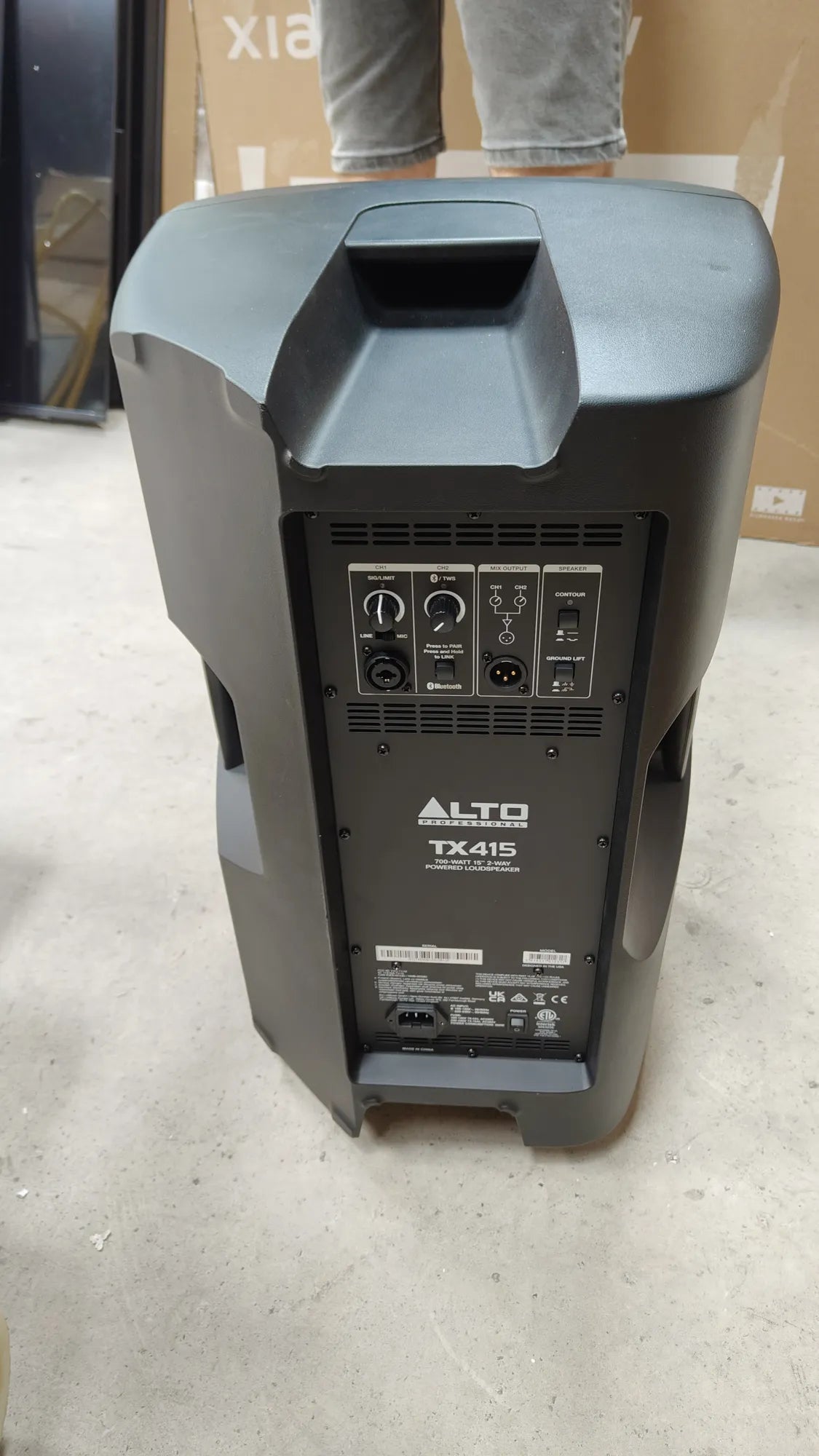 Altavoz Autoamplificado 700W 15 Pulgadas