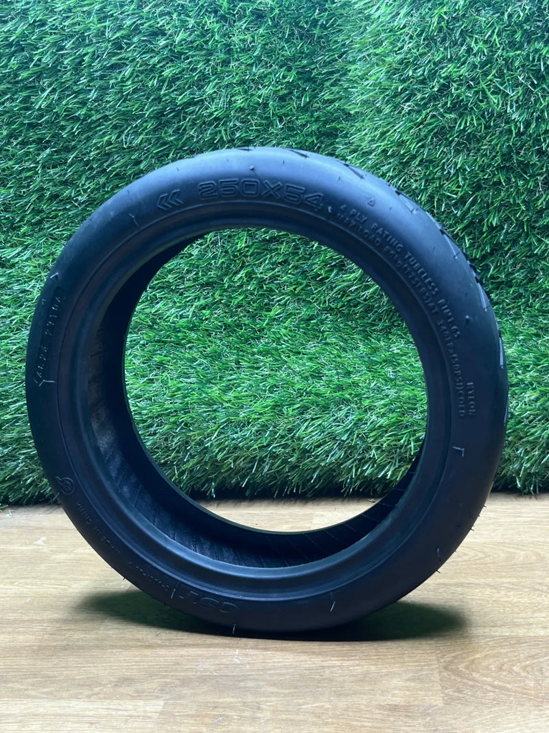 Neumático tubeless 250×54 CST