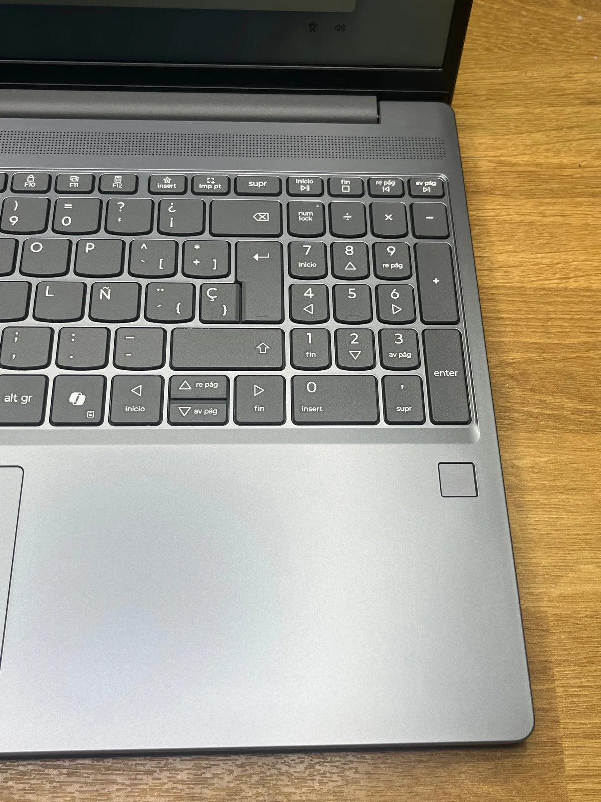 Ordenador Portátil IdeaPad Slim 3 Gen 10 Lenovo