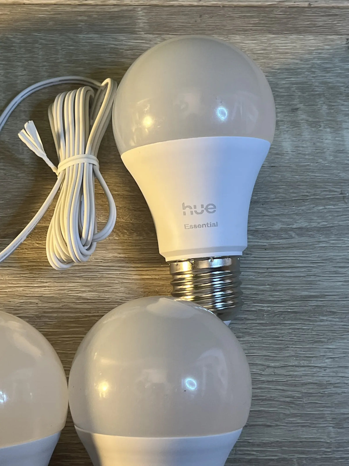 Kit Inicio: Hue Bridge + 4 bombillas led Hue Essentials