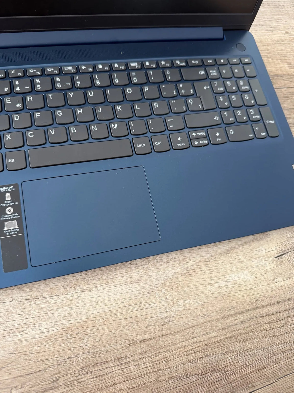 Portátil Lenovo IdeaPad Slim 3