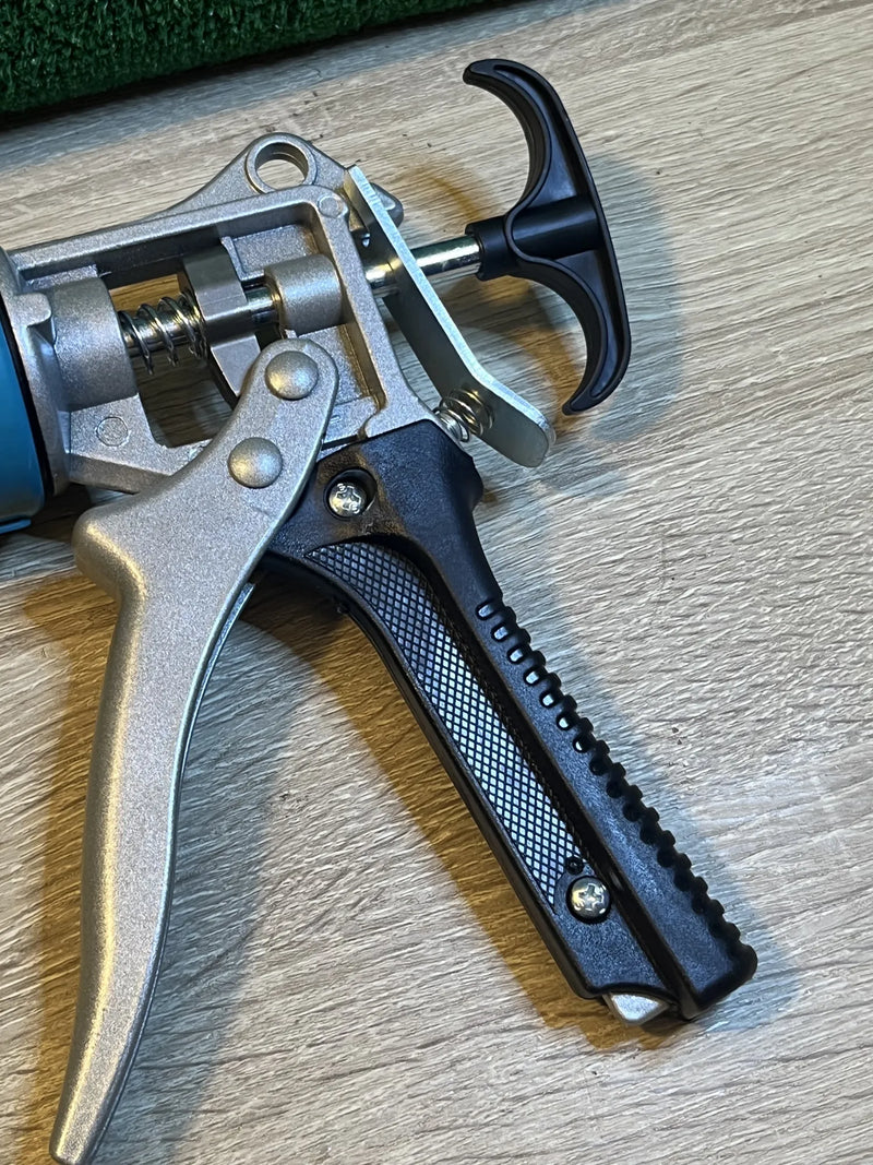 Pistola para sellado de calafateo Amazon Basics