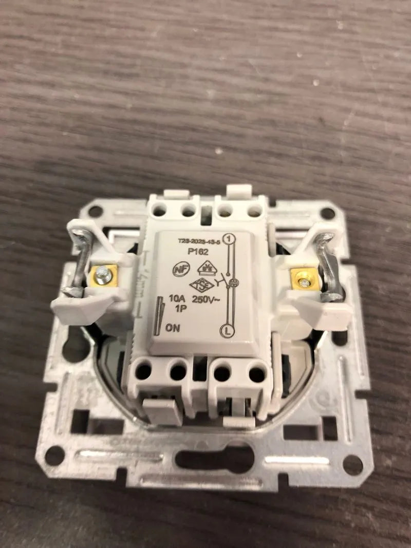 Mando empotrable blanco
