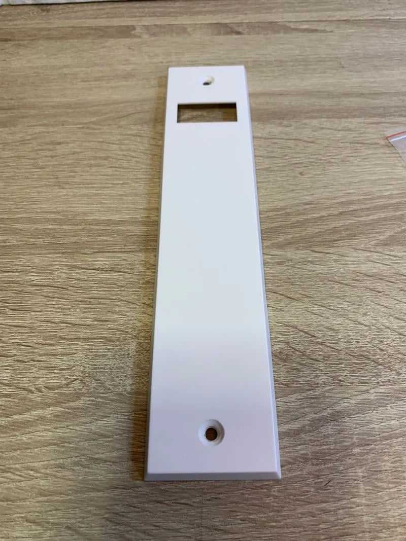 Tapa protectora para pasador de correa de persiana
