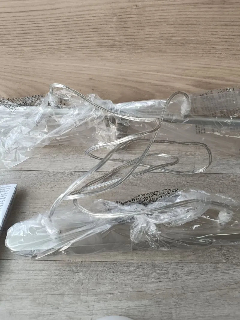 Luz colgante, de 3 x E14-40W, ajustable en altura
