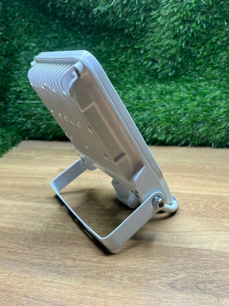 Foco con Sensor con 30W ENDURA