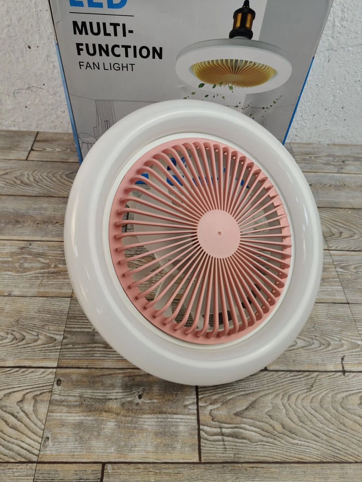 Pequeño ventilador de techo