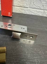 Cerradura metálica