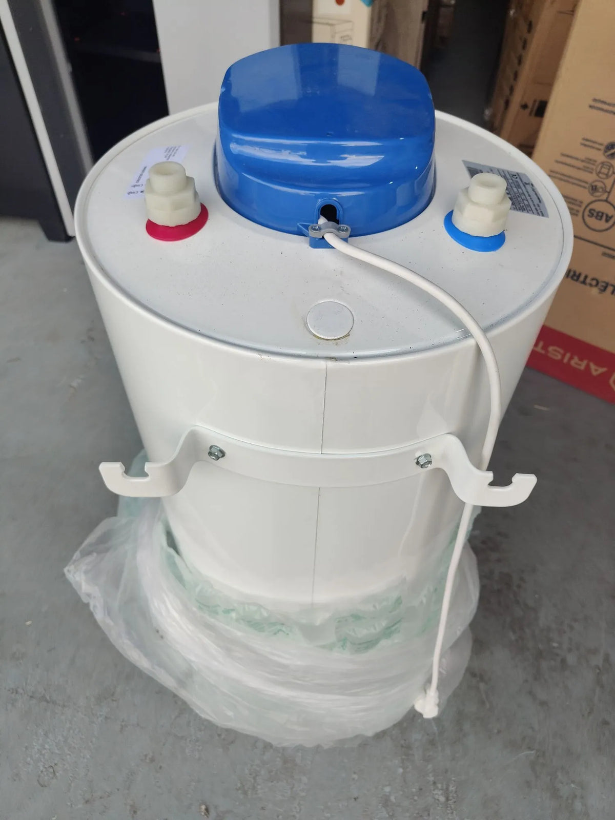Termo eléctrico de 75 litros - Ariston