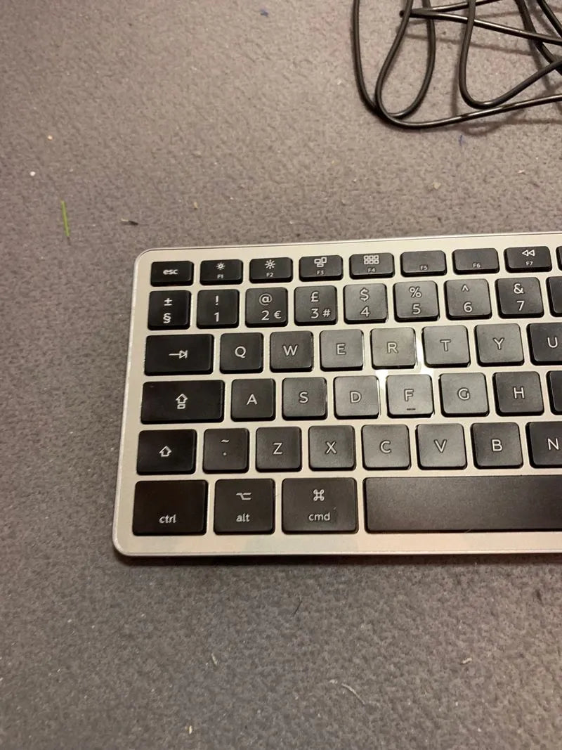 Teclado ingles con cable