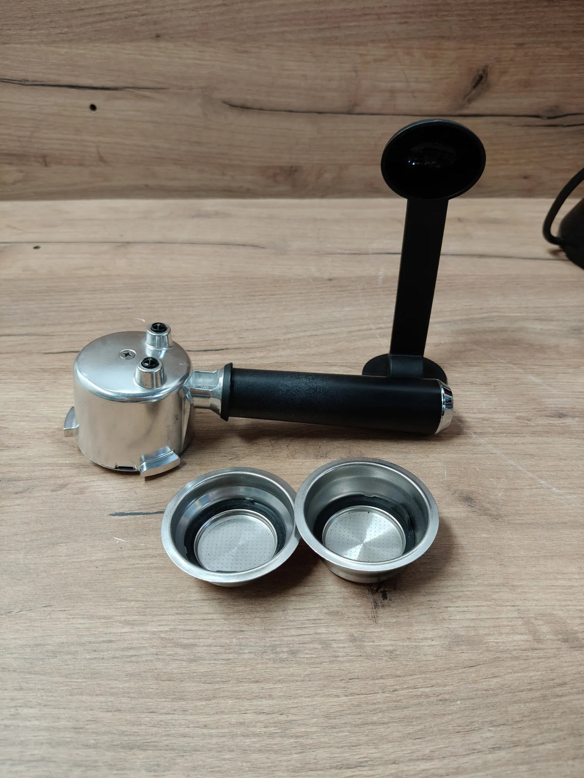Cafetera de Bomba de Acero Inoxidable - DE'LONGHI DEDICA
