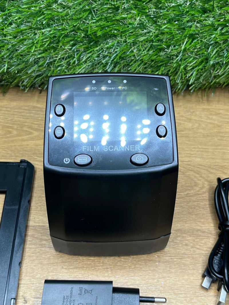 Escáner de negativos y diapositivas con pantalla LCD DIGITNOW