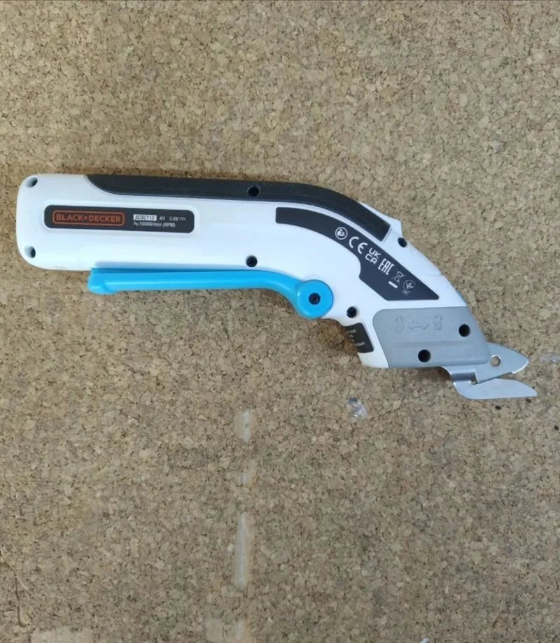 Tijeras 3,6v, Gatillo extralargo, Black and decker