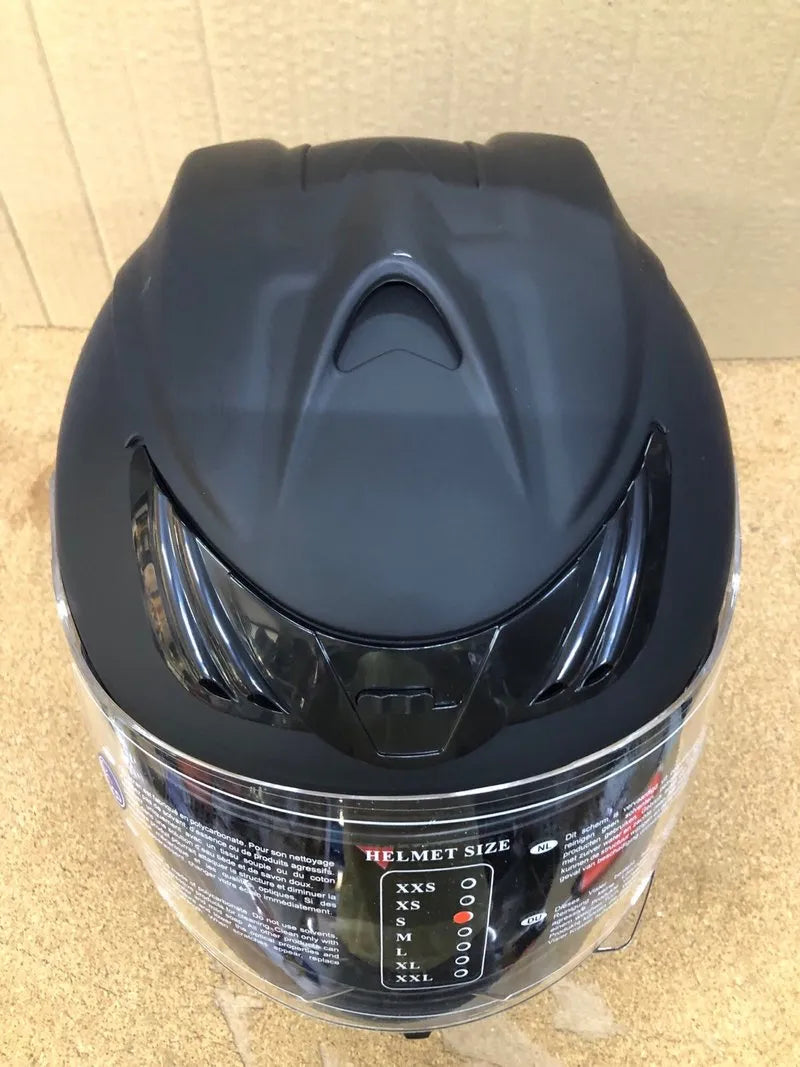 Casco de moto negro integral