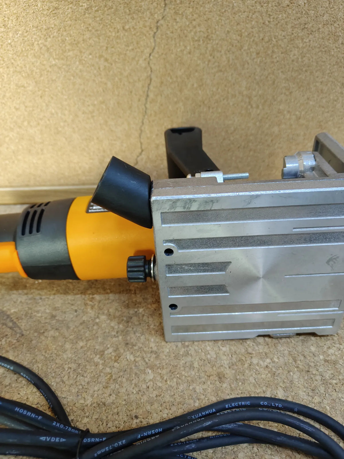 Engalletadora Biscuit Jointer TBJ001 Triton