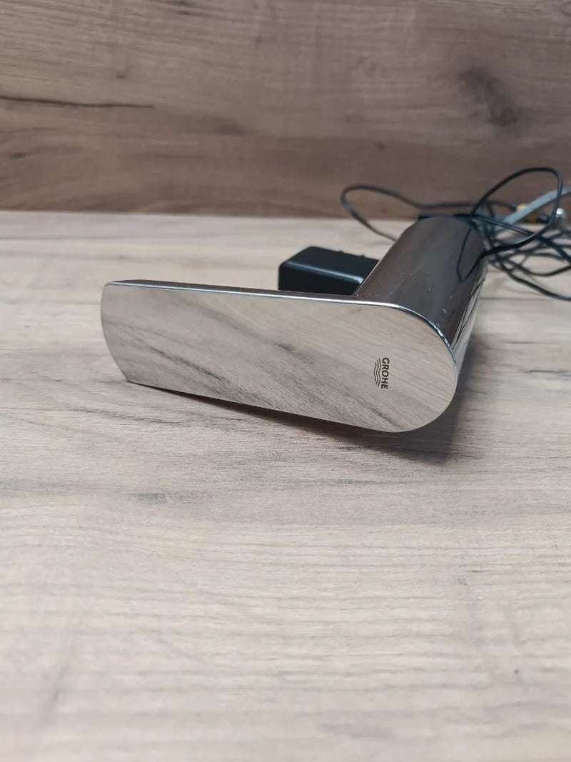 Grifo de lavabo electrónico 1-2" tamaño M